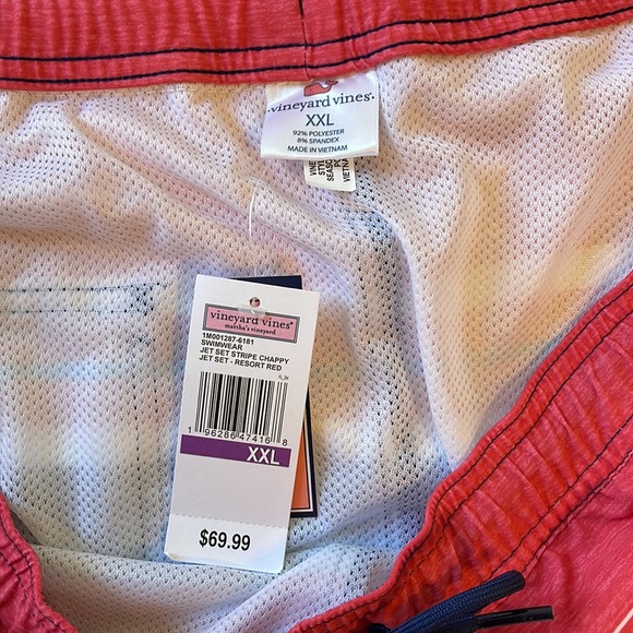 Pair (2) of new (NWT) men’s Vineyard Vines bathing suits - Picture 4 of 12